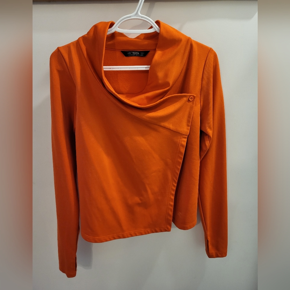 Arc'teryx Yonge Orange wrap cardigan top